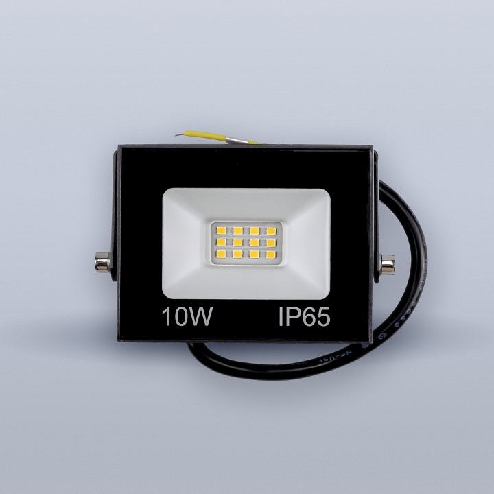 Настенно-потолочный прожектор eleganz  1202