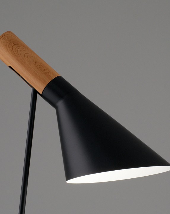 Настольная лампа офисная moderli turin v11333-1t