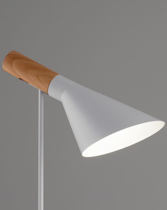 Настольная лампа офисная moderli turin v11335-1t