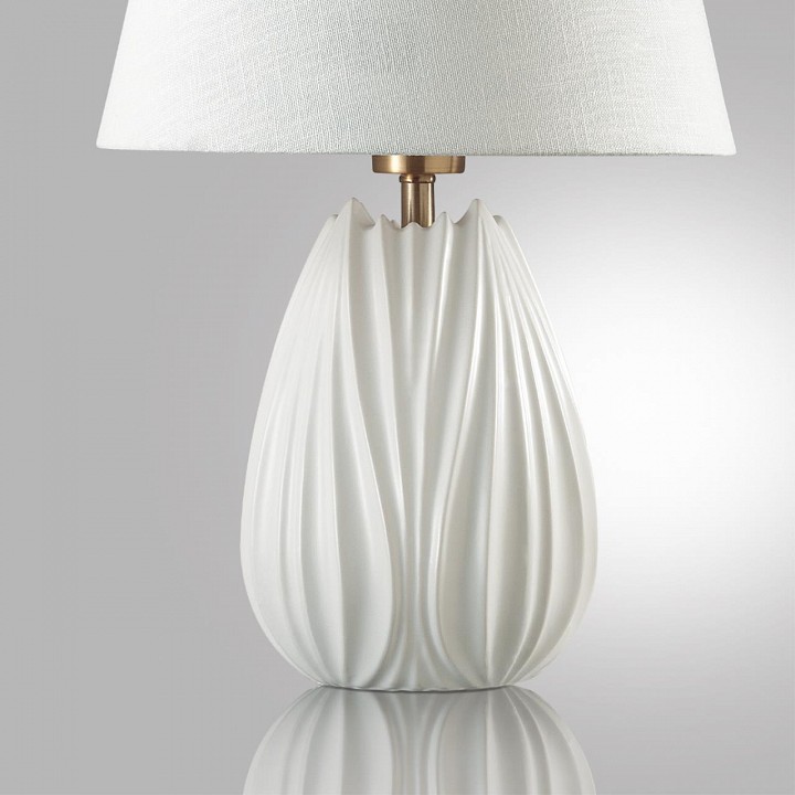 Настольная лампа декоративная lumion sona 8121/1t