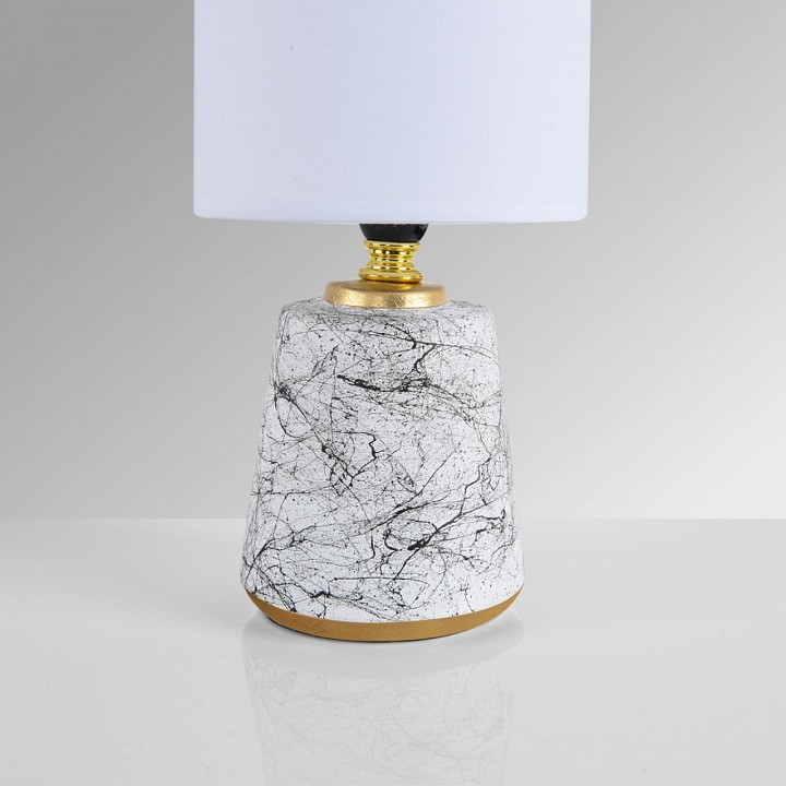 Настольная лампа декоративная lumion giata 8169/1t