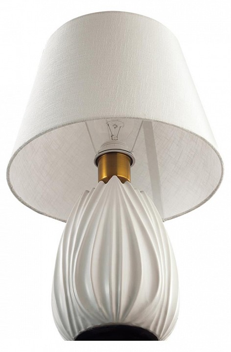 Настольная лампа декоративная lumion sona 8121/1t