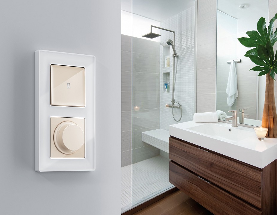 Выключатель проходной одноклавишный с подсветкой ambrella volt alfa ma302040