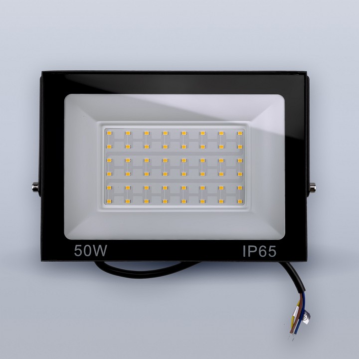 Настенно-потолочный прожектор eleganz  1208