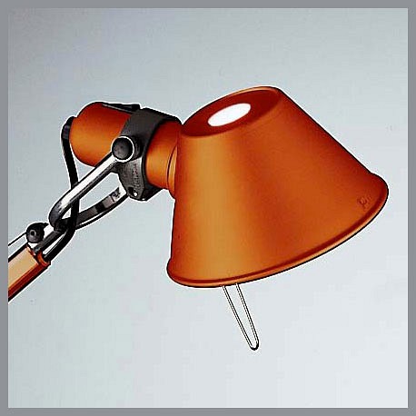 Настольная лампа офисная artemide  a011860