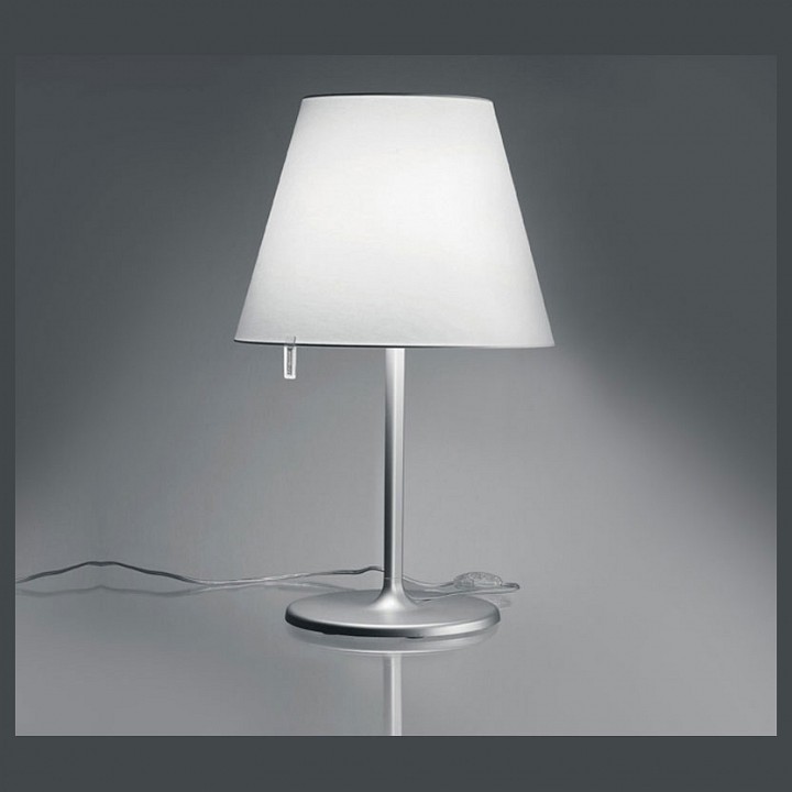 Настольная лампа декоративная artemide  0710010a