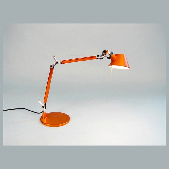 Настольная лампа офисная artemide  a011860