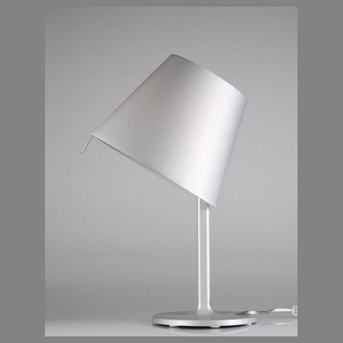Настольная лампа декоративная artemide  0710010a