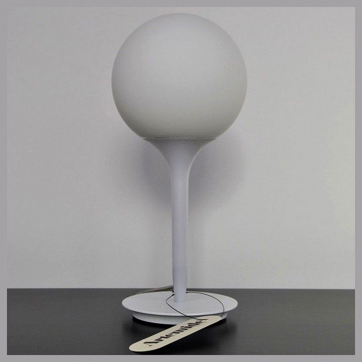 Настольная лампа декоративная artemide  1050010a