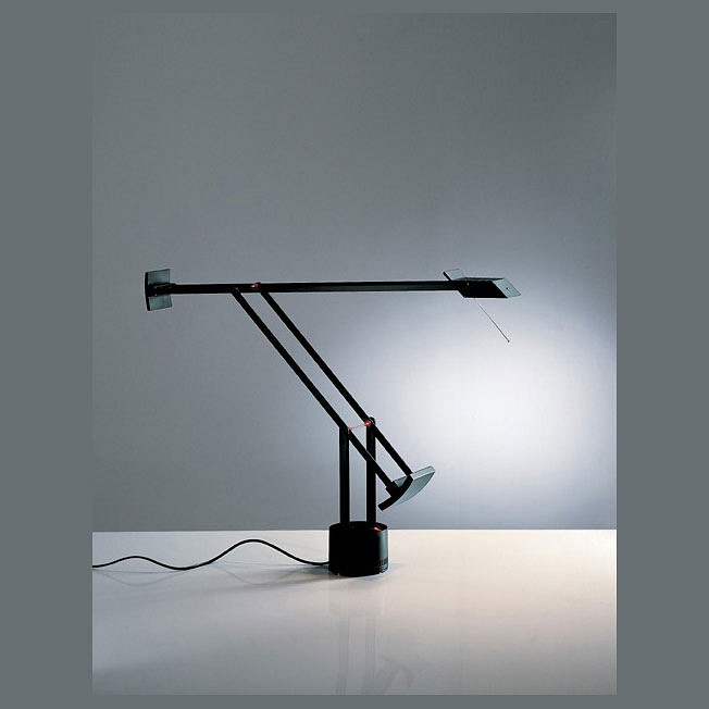 Настольная лампа офисная artemide a009210