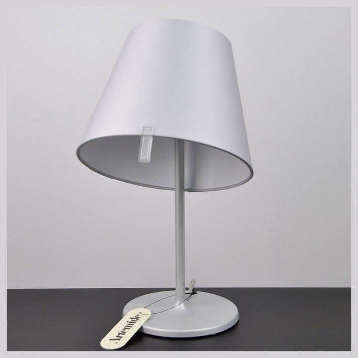 Настольная лампа декоративная artemide  0710010a