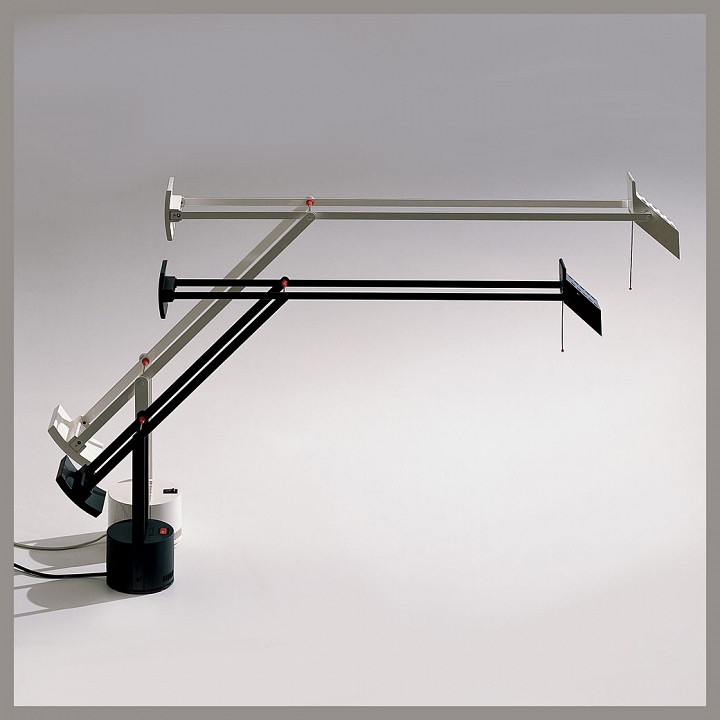 Настольная лампа офисная artemide a009210