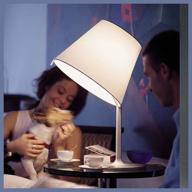 Настольная лампа декоративная artemide  0315010a