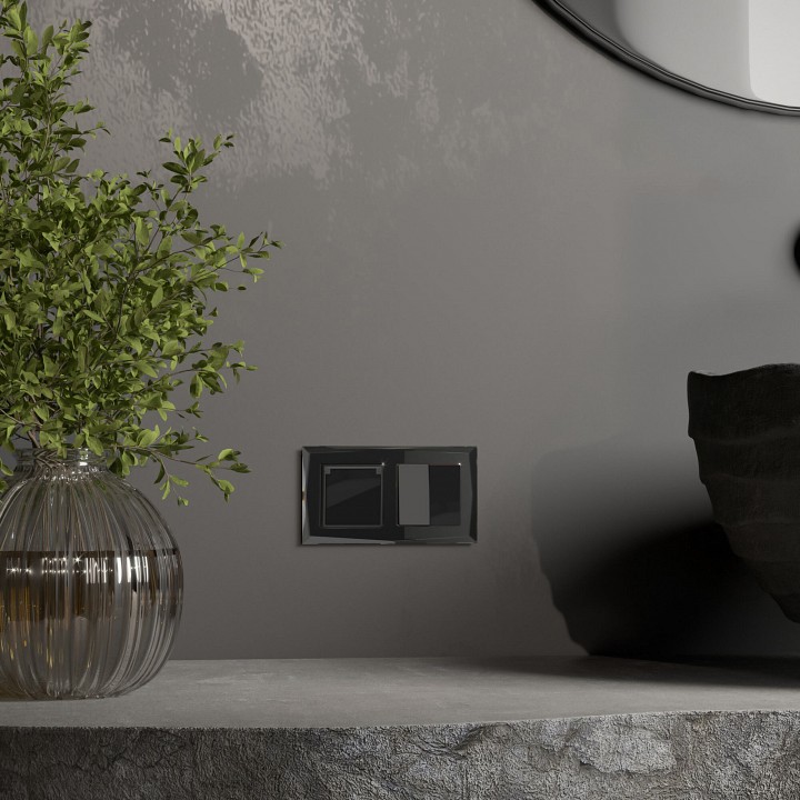 Розетка влагозащищенная с заземлением и со шторками, Без рамки с крышкой werkel черный акрил w1171248